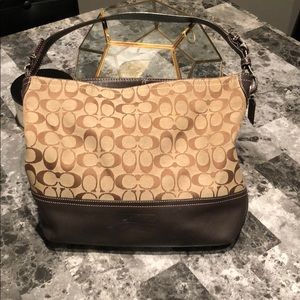 Coach hobo style purse SALE 🌸🙌🏼